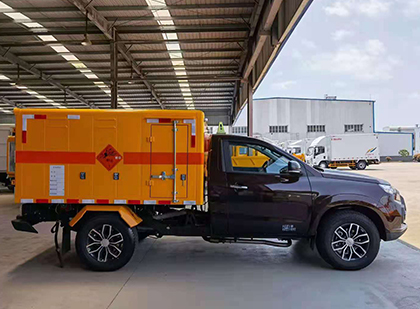 尼玛爆破器材运输车