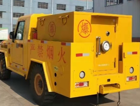 尼玛凯龙爆破器材运输车：保障爆破任务的安全运行
