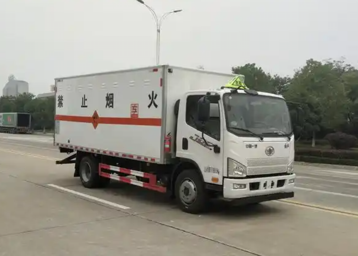 尼玛爆破器材运输车可以上高速吗？